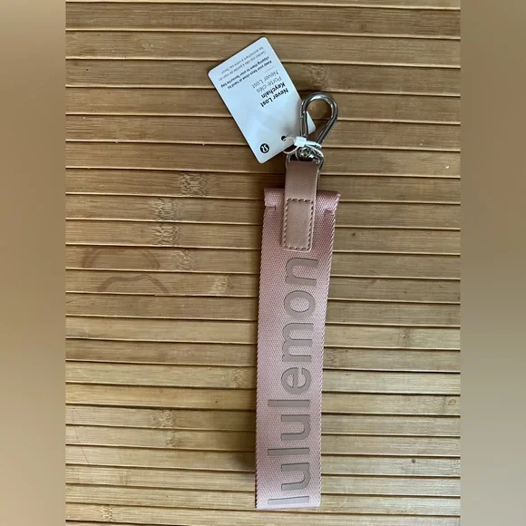 Lululemon Athletica Blush Baby Pink Never Lost Keychain Wallet Wrist Strap - Picture 8 of 11